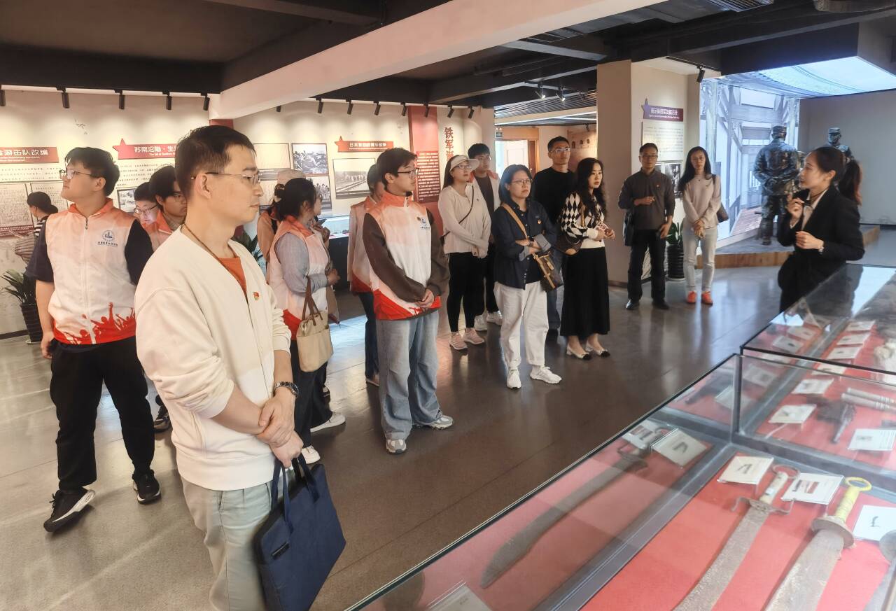 马院带领师生开展党史学习教育“立体阅读”主题活动